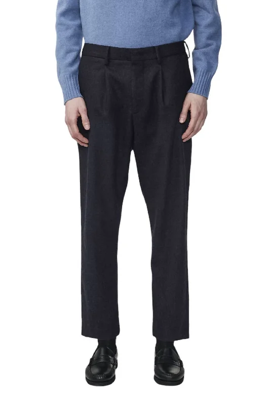 Tapered Leg Trouser In Navy